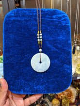 Load image into Gallery viewer, Jade Donut pendant