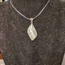 Load image into Gallery viewer, Moonstone Pendant