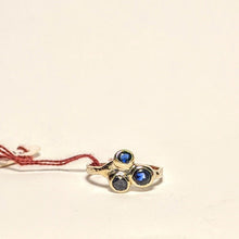 Load image into Gallery viewer, Natural untreated Blue Sapphire ring./ 18k white gold