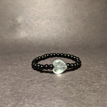 Load image into Gallery viewer, Onyx and Fluorite heart bracelet