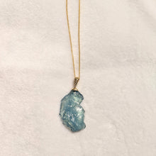 Load image into Gallery viewer, PREMIUM COLLECTION - Aquamarine Pendant - 14K yellow gold