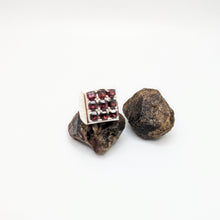 Load image into Gallery viewer, Nine stone Garnet Sterling Silver ring -  Gem cut natural stone
