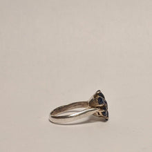 Load image into Gallery viewer, PREMIUM COLLECTION - Natural untreated Blue Sapphire flower ring
