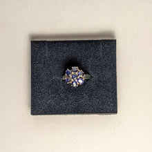 Load image into Gallery viewer, PREMIUM COLLECTION - Natural untreated Blue Sapphire flower ring
