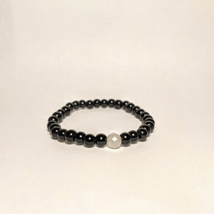 Onyx bracelet with One Rose Quartz / your love stone