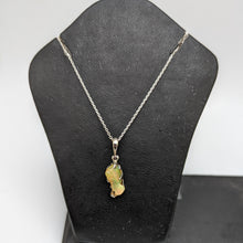 Load image into Gallery viewer, PREMIUM COLLECTION - Australian White Precious Opal pendant
